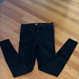 LEVI High Rise Super Skinny - Size 24